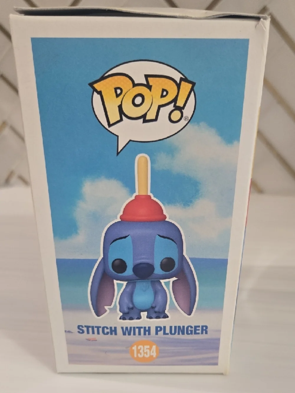 Funko Stitch with Plunger - Blue and Red Pop! Vinyl 1354 - Picture 4 of 5